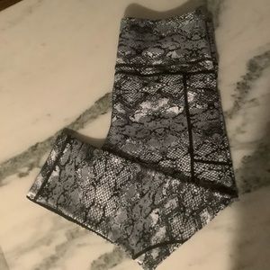 ZYIA COBRA METALLIC LIGHT&TIGHT.  BRAND NEW 8/10